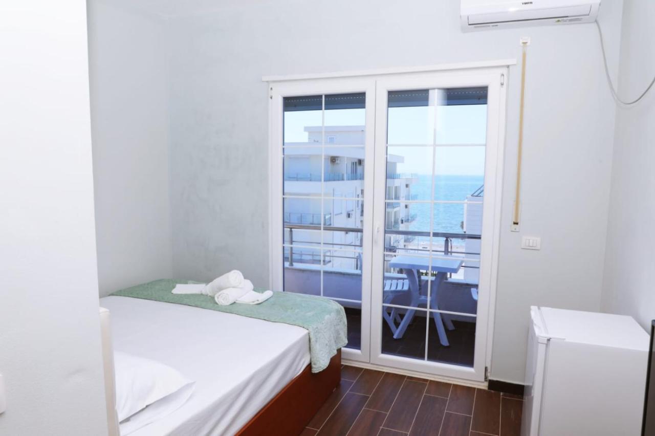 Ryan'S Hotel Shëngjin Екстериор снимка